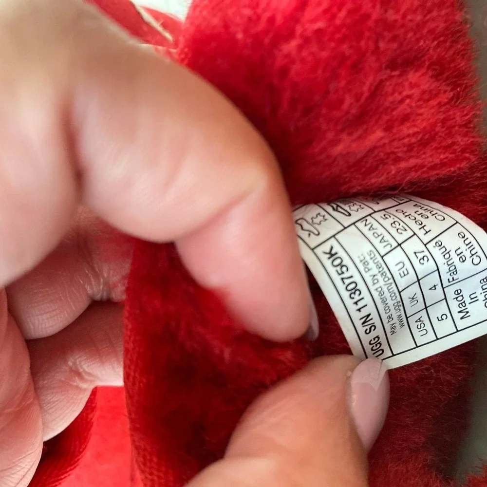 NWOT UGG Classic Kids Ultra Mini, Red, size 5 - Picture 13 of 14